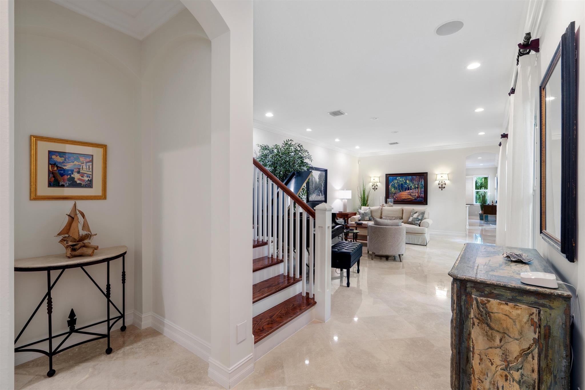 WINDSOR COURT - Residential