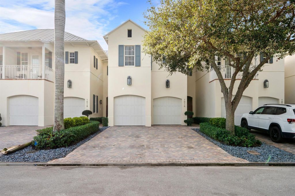 Photo of 1016 Bay Street, Delray Beach, FL 33483 (MLS # R11148875)