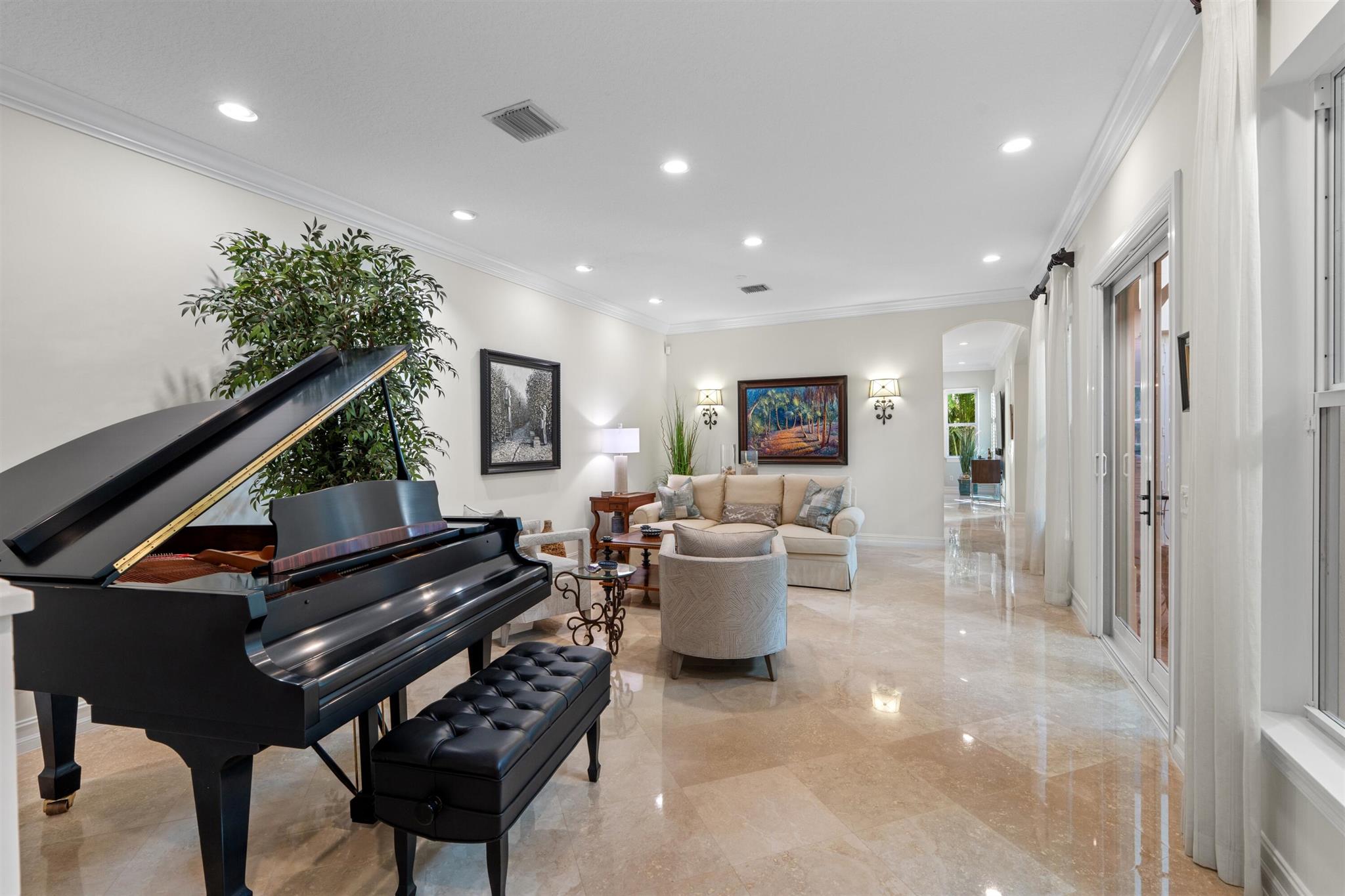 WINDSOR COURT - Residential