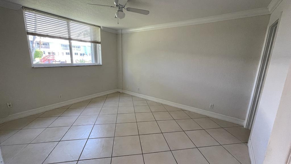 LIGHTHOUSE POINT PLAZA CO - Residential Lease