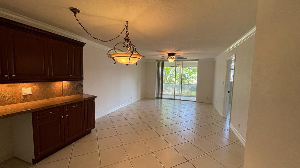LIGHTHOUSE POINT PLAZA CO - Residential Lease