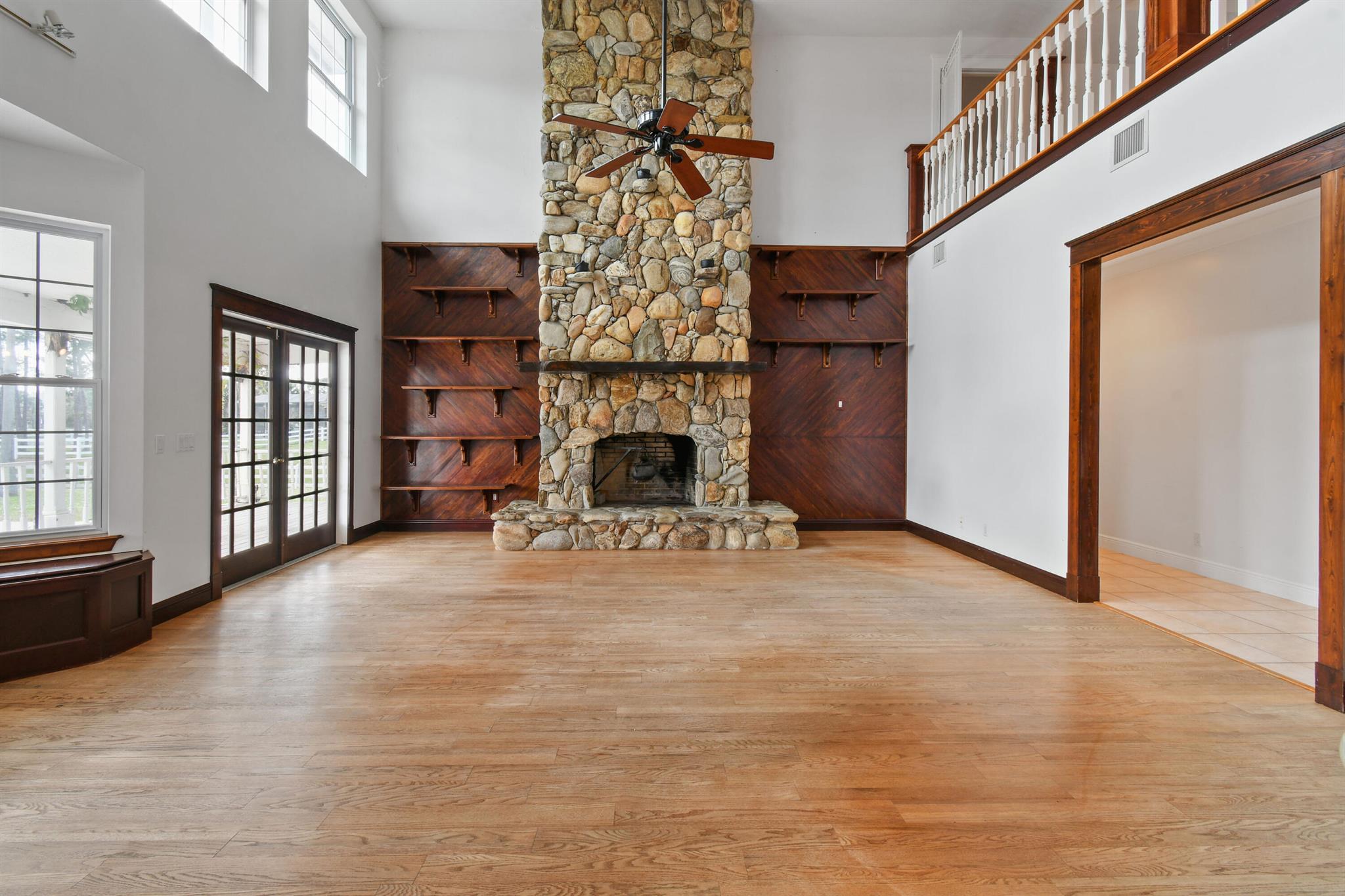 1100 SW San Antonio Drive