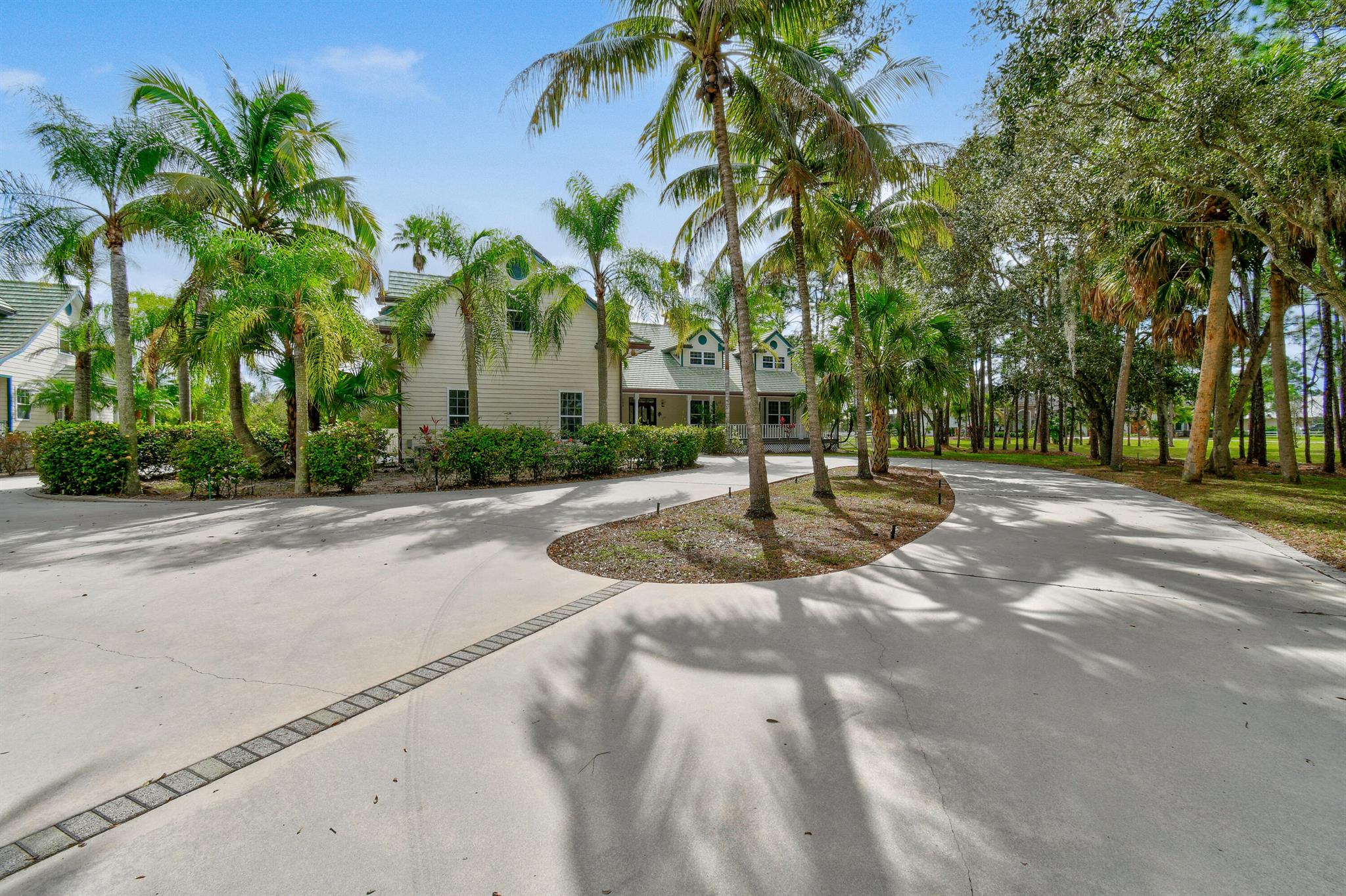 1100 SW San Antonio Drive