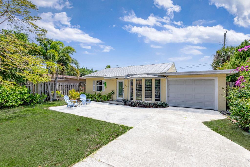 Photo of 1940 Doffer Lane, North Palm Beach, FL 33408 (MLS # R11080046)