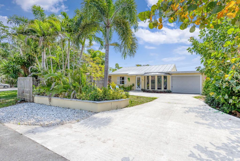 Photo of 1940 Doffer Lane, North Palm Beach, FL 33408 (MLS # R11080046)