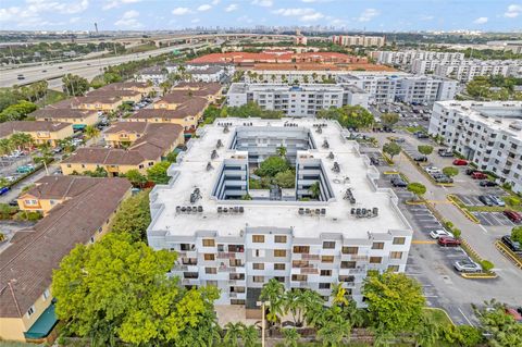 Condominium in Miami FL 8261 8th St St 2.jpg