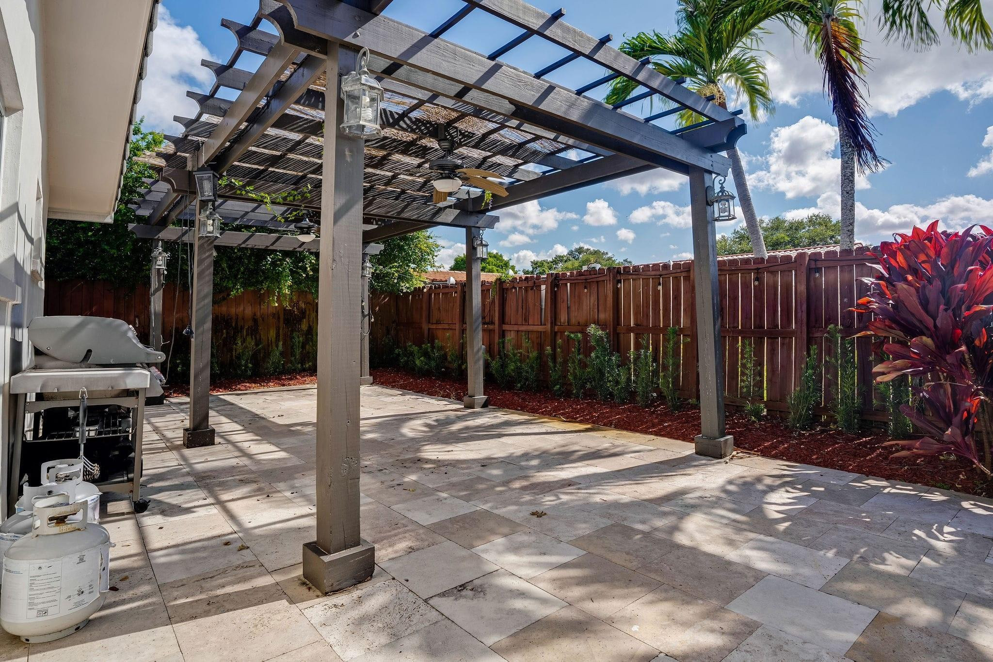 EMERALD HILLS - Residential