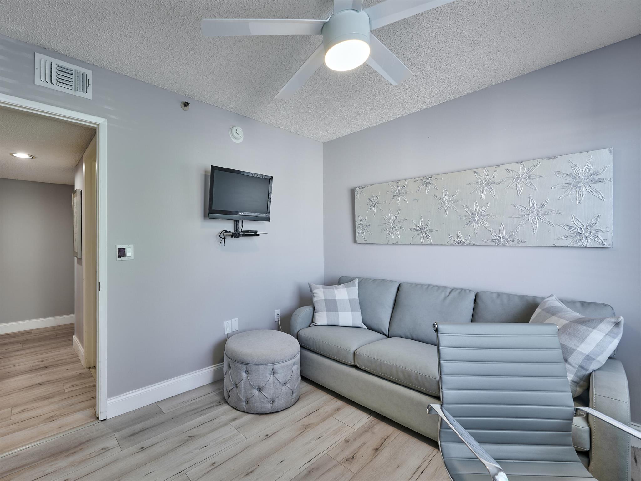 HUNTINGTON POINTE - Residential