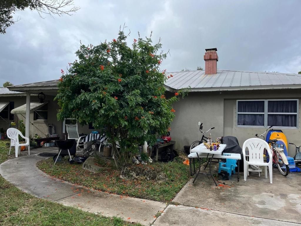 Photo of 4611 Pinetree Drive, Fort Pierce, FL 34982 (MLS # R10937199)