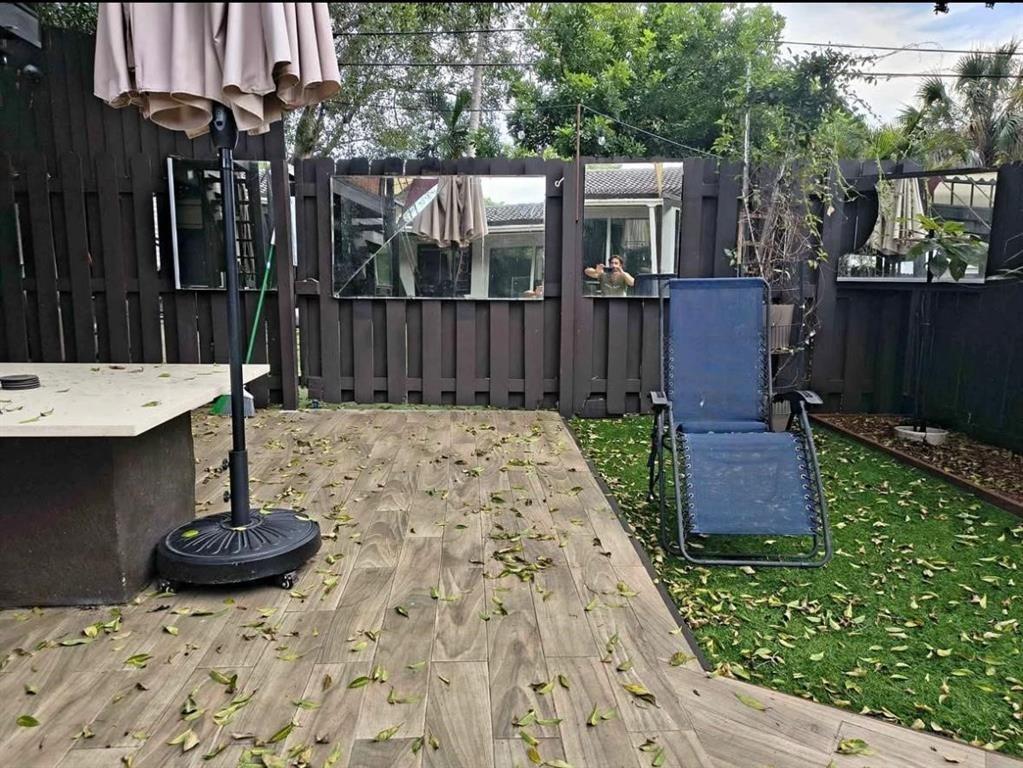 Hollywood Park 4-19 B - Residential Lease