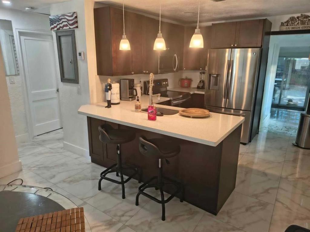 Hollywood Park 4-19 B - Residential Lease