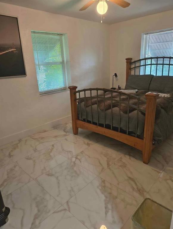 Hollywood Park 4-19 B - Residential Lease