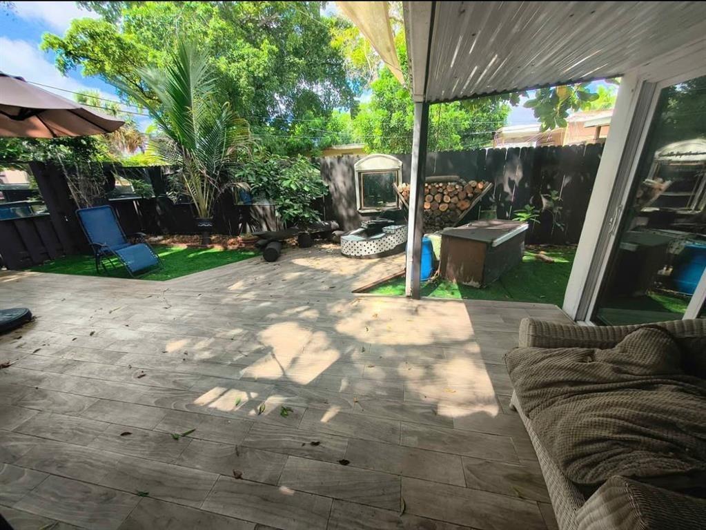 Hollywood Park 4-19 B - Residential Lease