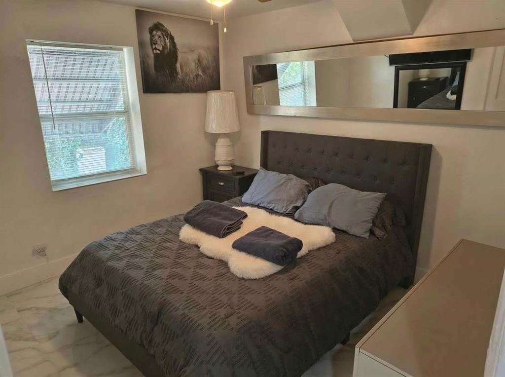Hollywood Park 4-19 B - Residential Lease