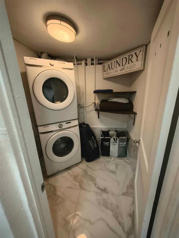 Hollywood Park 4-19 B - Residential Lease