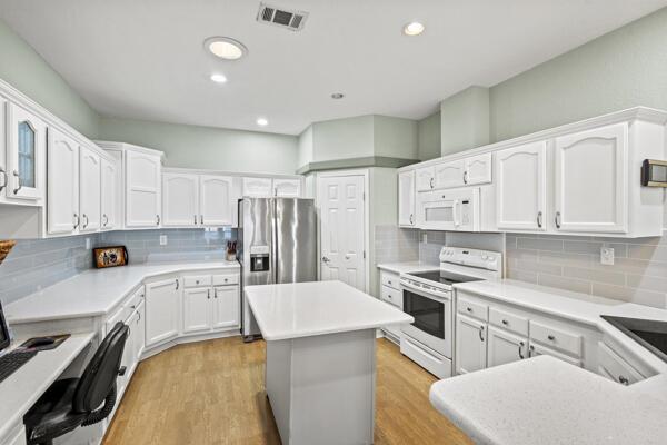 EAGLE RETREAT AT SAVANNA - Residential