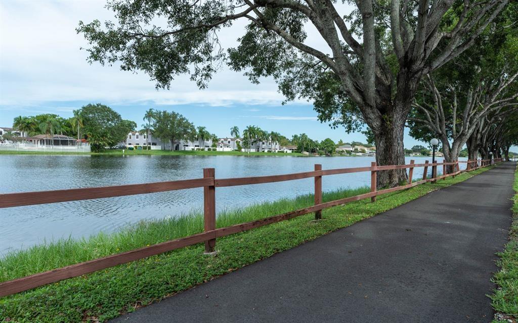 COLONY POINT - Residential