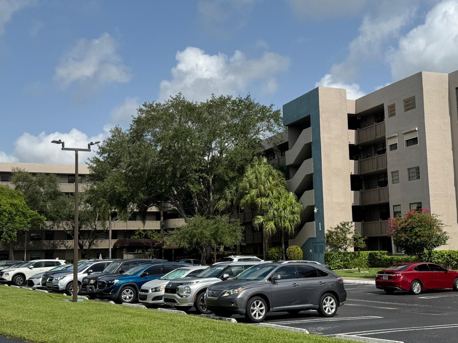 COLONY POINT - Residential