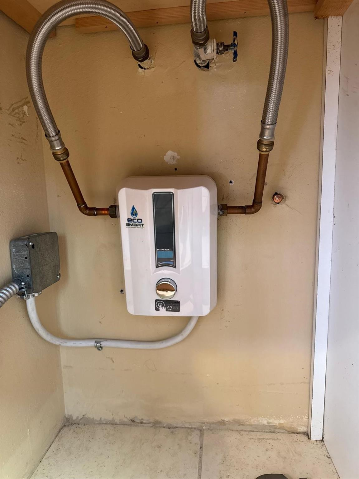 COLONY POINT - Residential