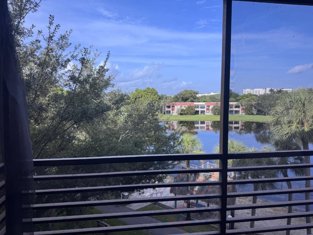 COLONY POINT - Residential