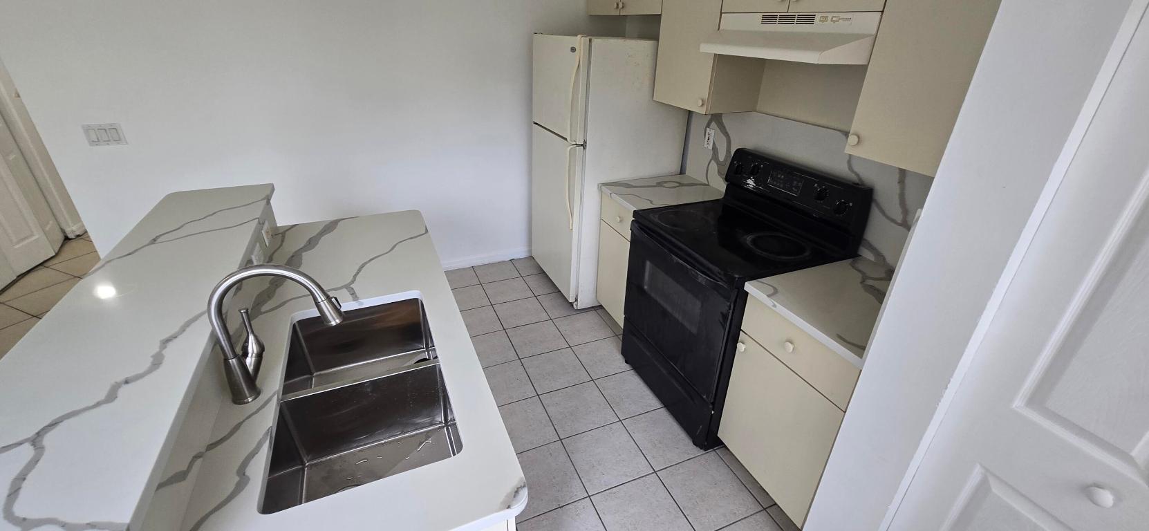 VILLAS AT HARBOR ISLES CONDO - Residential Lease