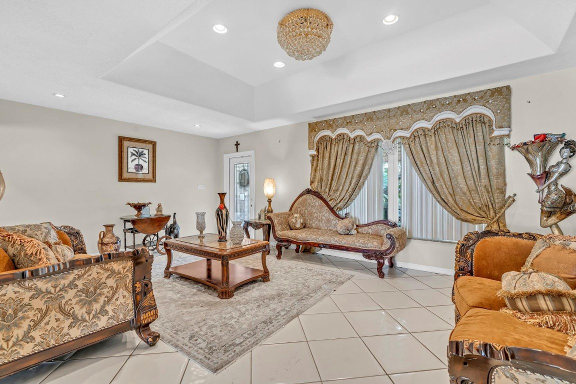 Westwood Commy 6 81-35 B - Residential