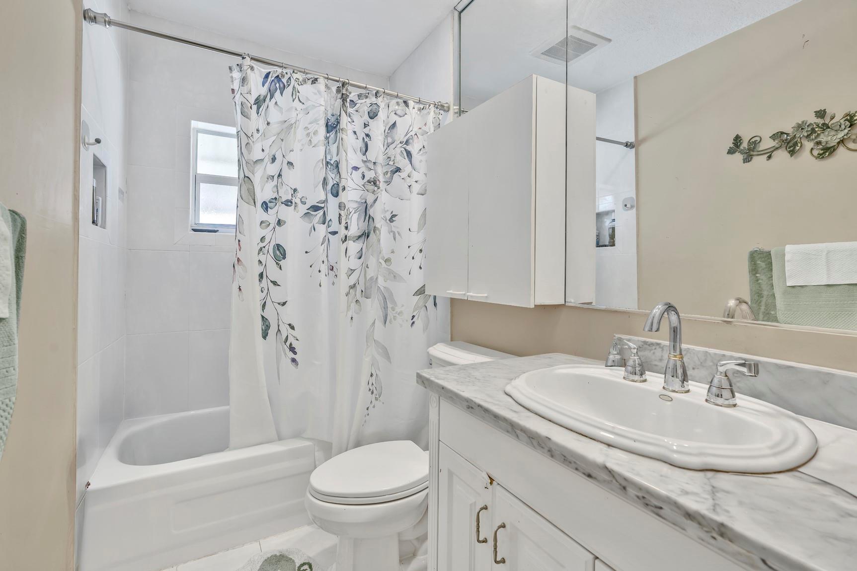 Westwood Commy 6 81-35 B - Residential