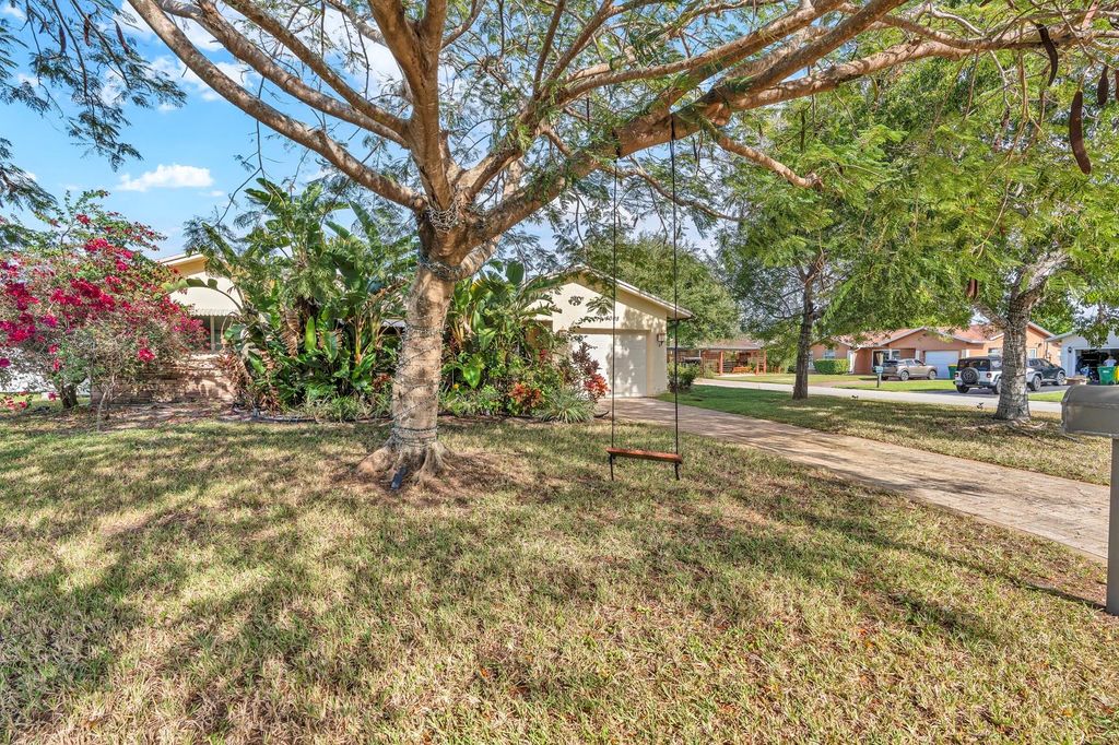 Photo of 8008 NW 102 Way, Tamarac, FL 33321 (MLS # F10539392)