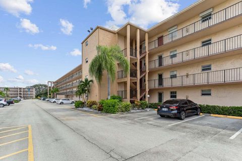 Condominium in Palm Springs FL 711 Lori Drive Dr.jpg