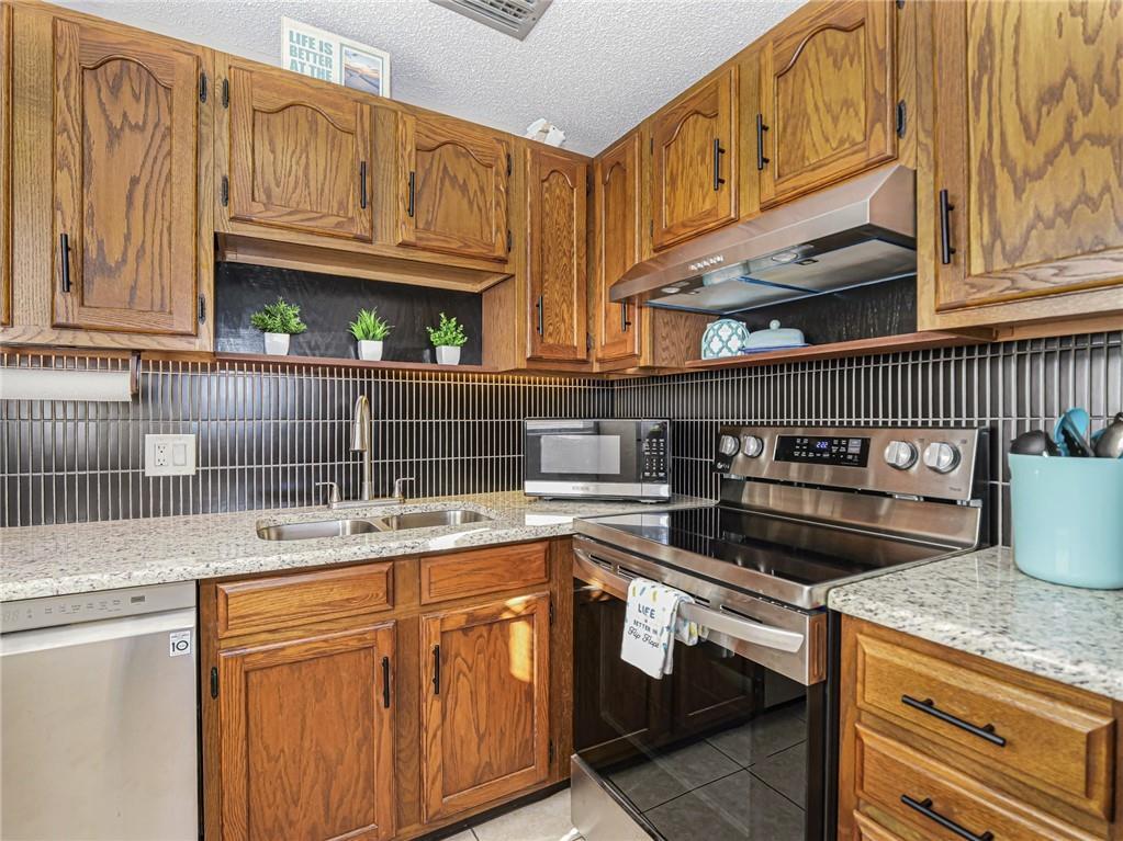 VISTA GARDENS - Residential