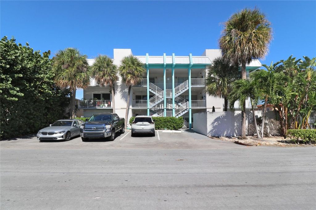 Photo of 2715 NE 49th Street #101, Fort Lauderdale, FL 33308 (MLS # F10474033)