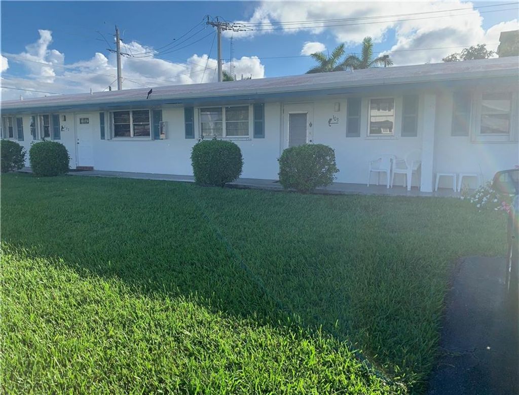 Photo of 1119 Lake Ter Ter #103, Boynton Beach, FL 33426 (MLS # F10334600)