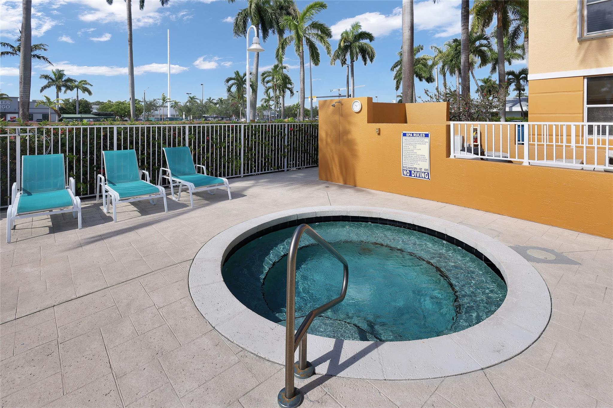 Sheridan East Condo Bldg - Residential