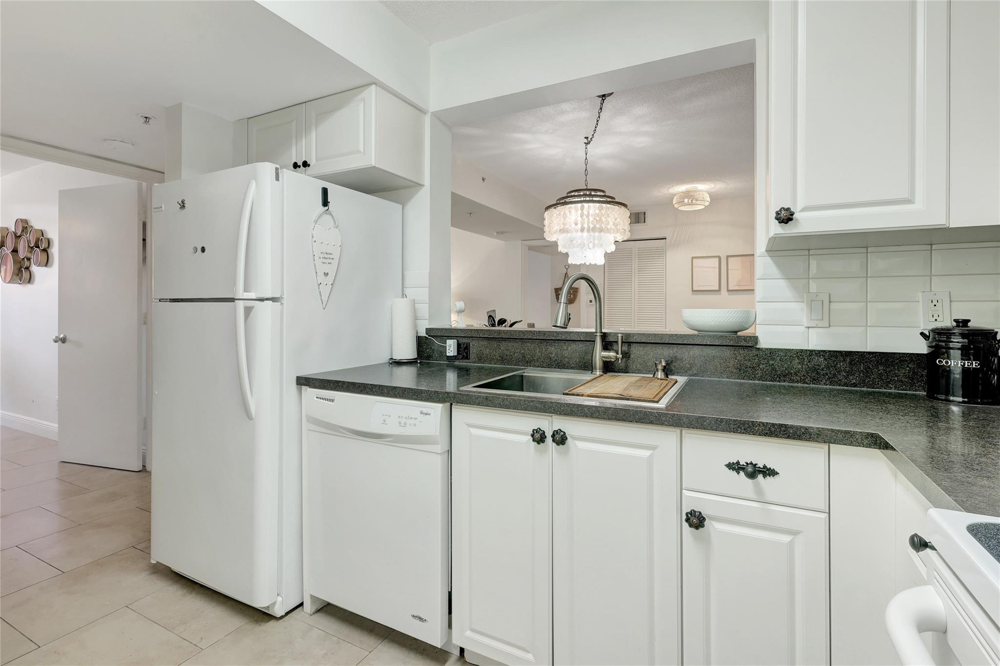 Sheridan East Condo Bldg - Residential