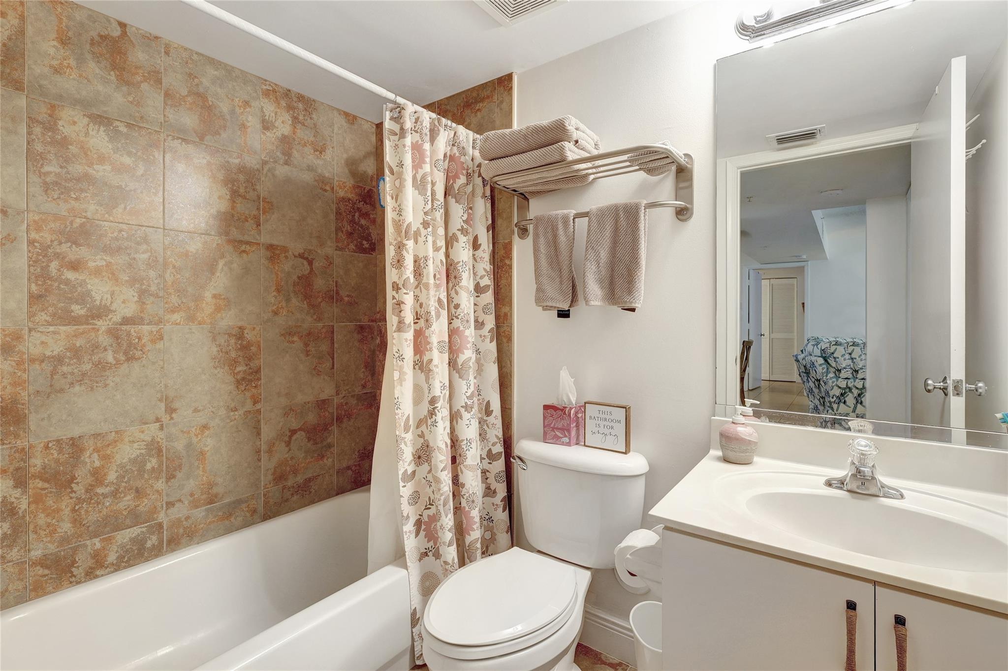 Sheridan East Condo Bldg - Residential