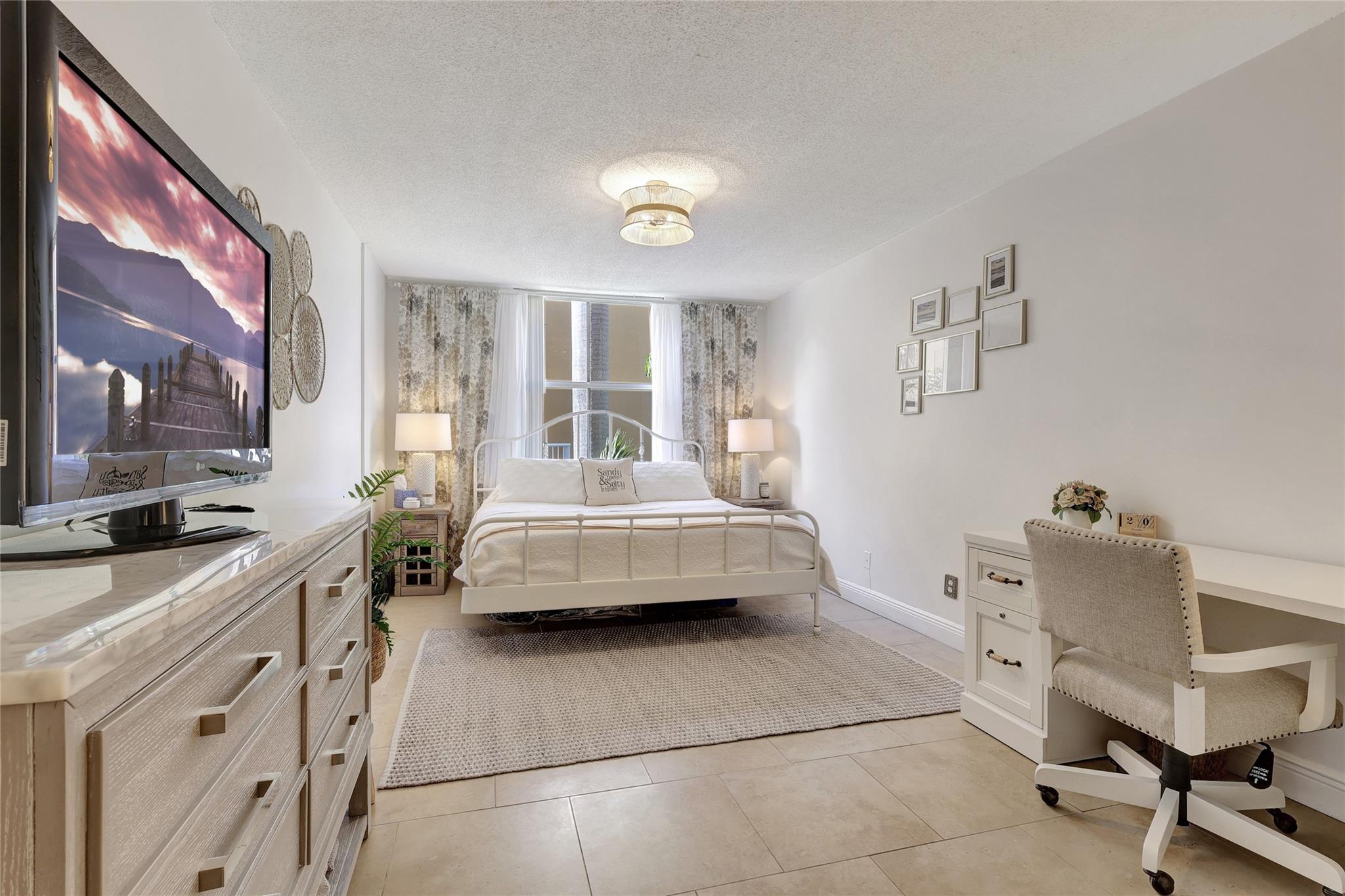 Sheridan East Condo Bldg - Residential