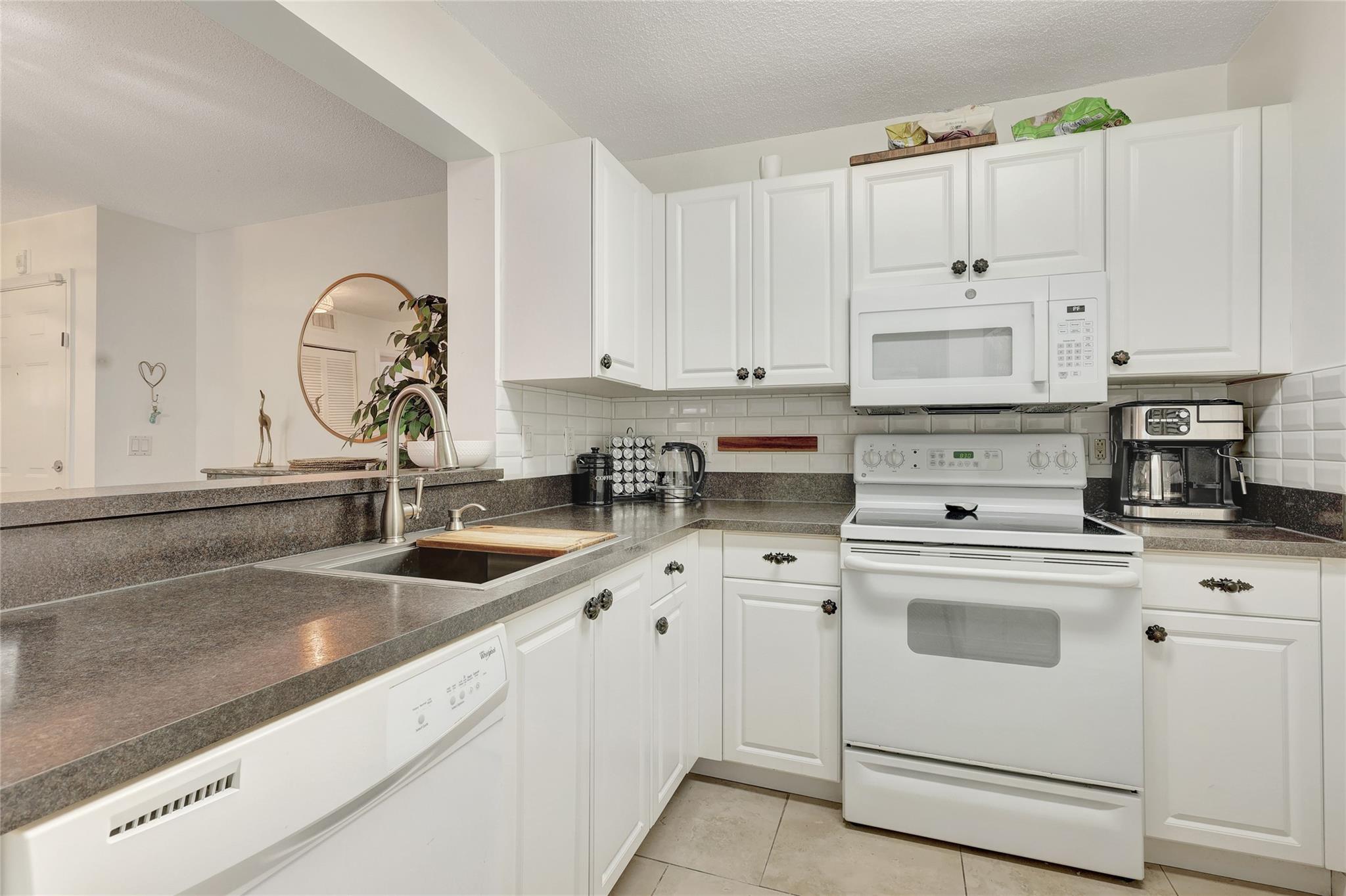 Sheridan East Condo Bldg - Residential