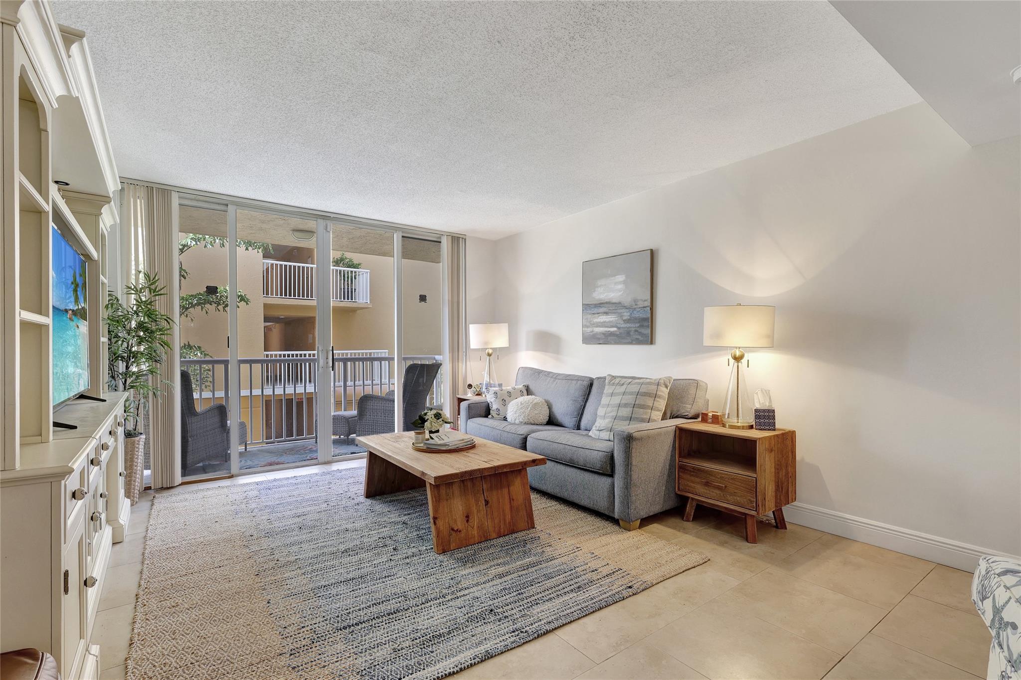 Sheridan East Condo Bldg - Residential