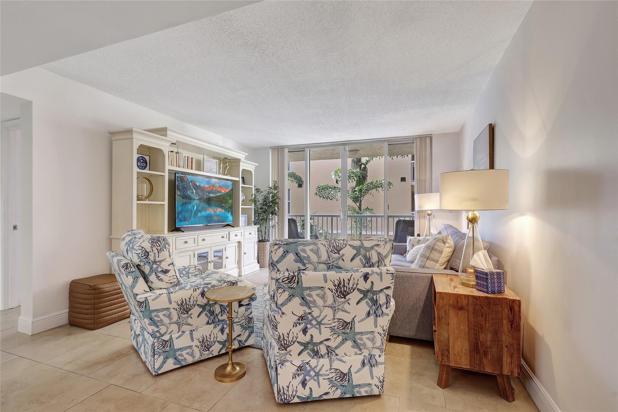 Sheridan East Condo Bldg - Residential