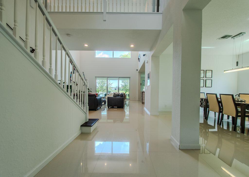 163 Bella Vista Way