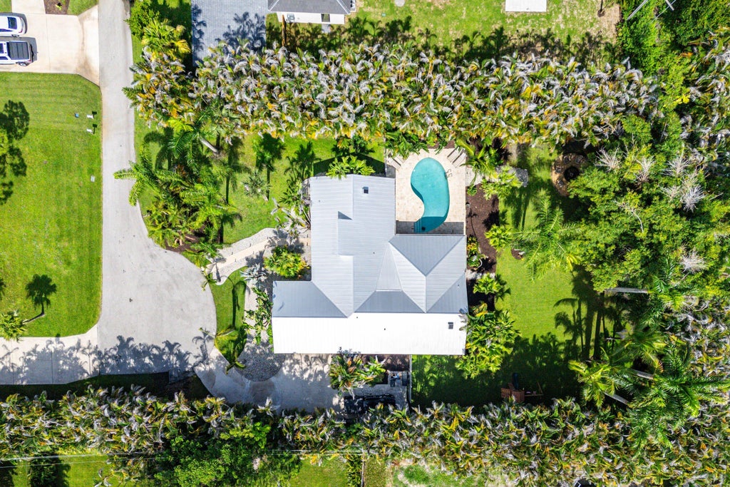 Photo of 18329 LOXAHATCHEE RIVER Road, Jupiter, FL 33458 (MLS # B26060817)