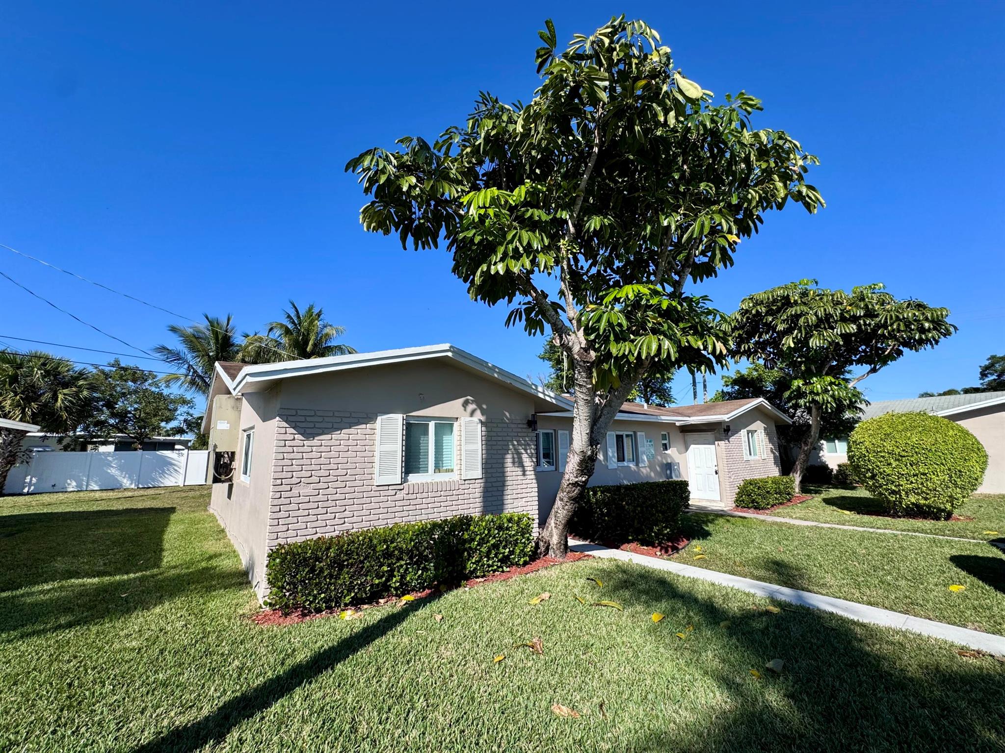 Spacious 3-bedroom, 1-bathroom apartment with stainless steel appliances, brand new flooring, ready for immediate move-in! Enjoy an open floor plan, bright living spaces, modern finishes, and ample storage. Includes two assigned parking spots and convenient trash service. Located in a well-maintained community with easy access to shopping, dining, and local amenities. Don't miss this perfect rental opportunity--schedule your showing today!