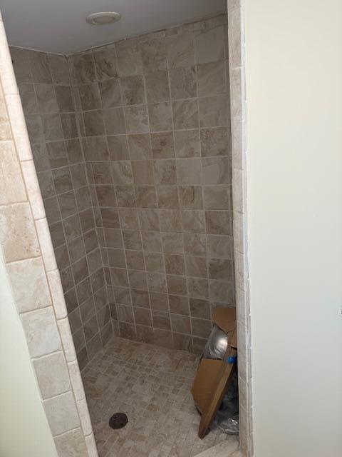 COUNTRY KNOLLS - Residential