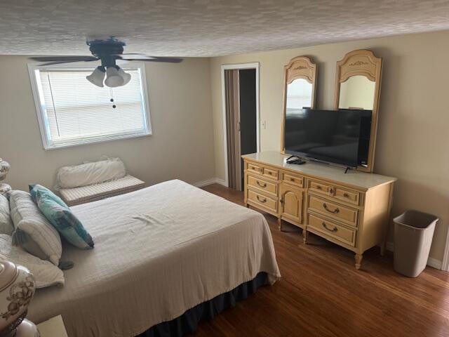 COUNTRY KNOLLS - Residential