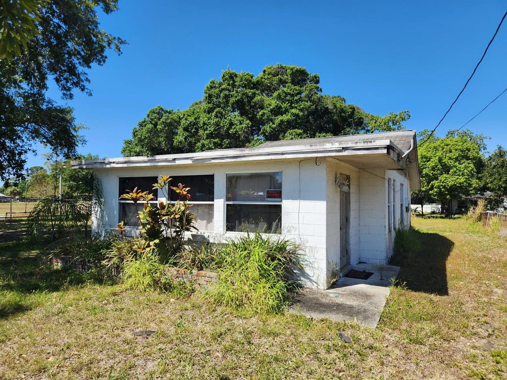 Photo of 1611 S 29th Street, Fort Pierce, FL 34947 (MLS # R11044394)