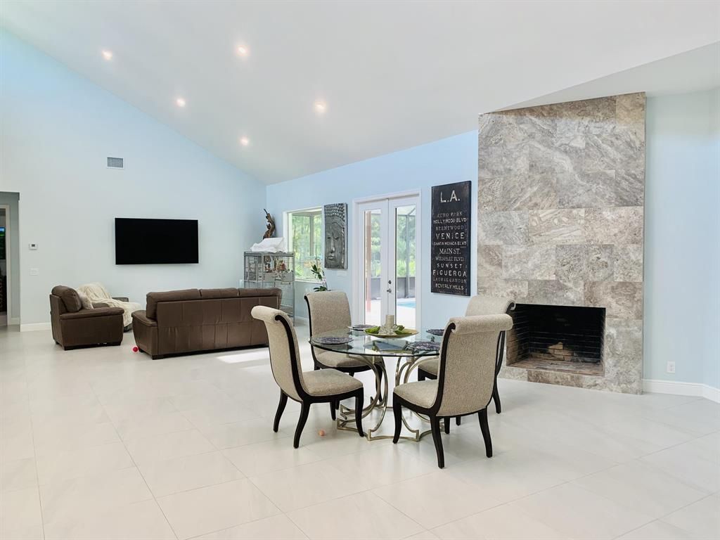 Photo of 15290 72nd Drive N, Palm Beach Gardens, FL 33418 (MLS # R10784167)