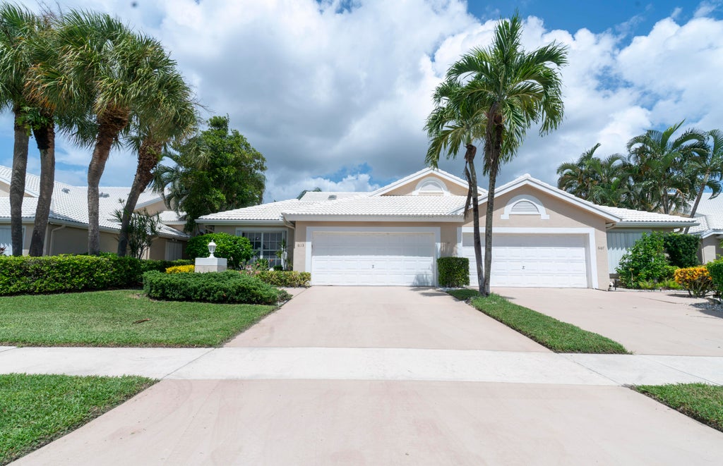 Photo of 6113 GREENSPOINTE Drive #10, Boynton Beach, FL 33437 (MLS # B26079919)