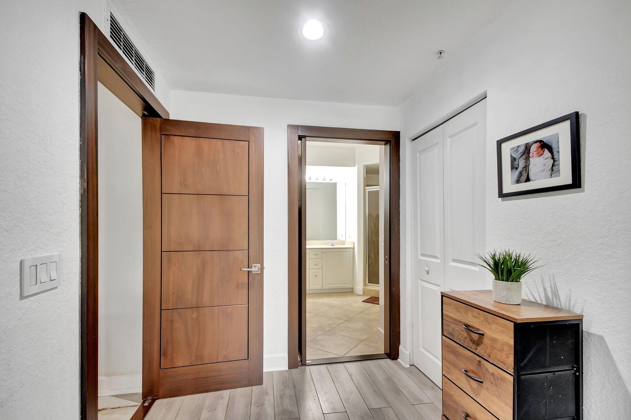 SAN RAPHAEL CONDO - Residential