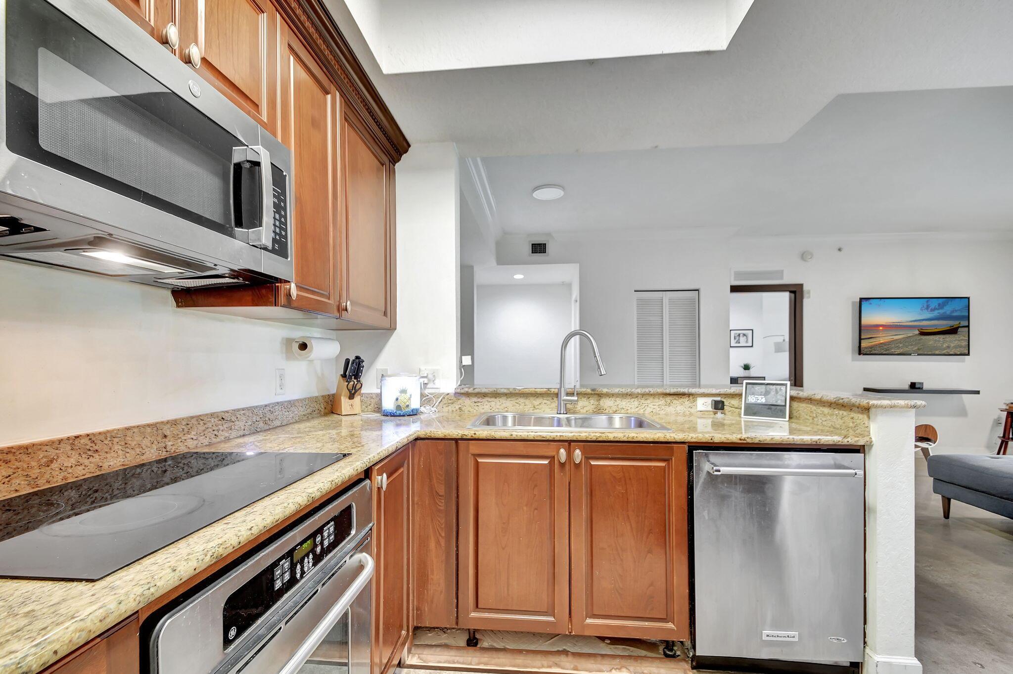 SAN RAPHAEL CONDO - Residential