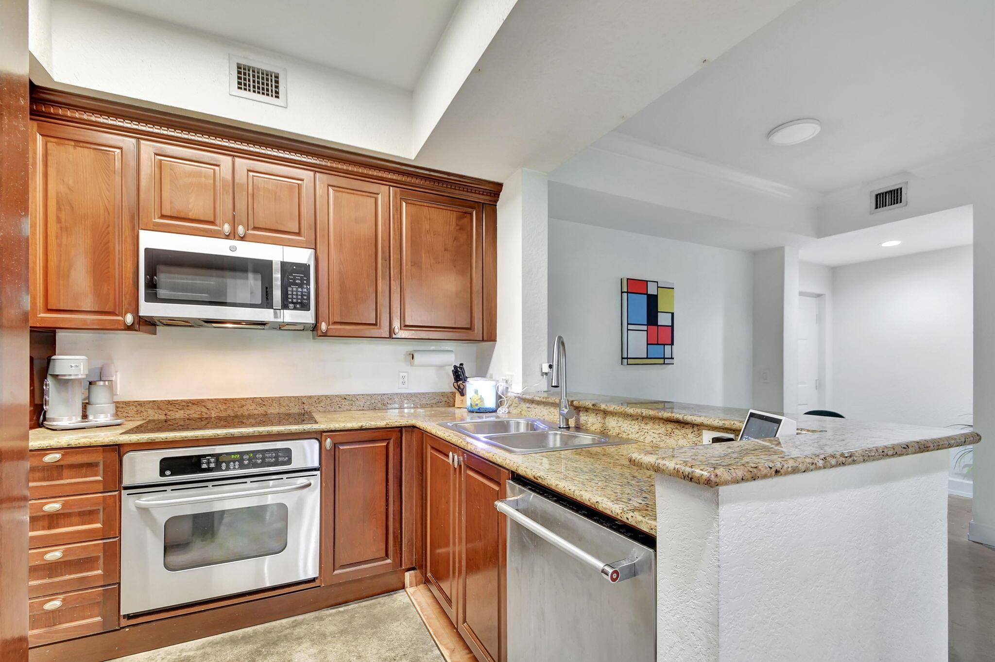 SAN RAPHAEL CONDO - Residential